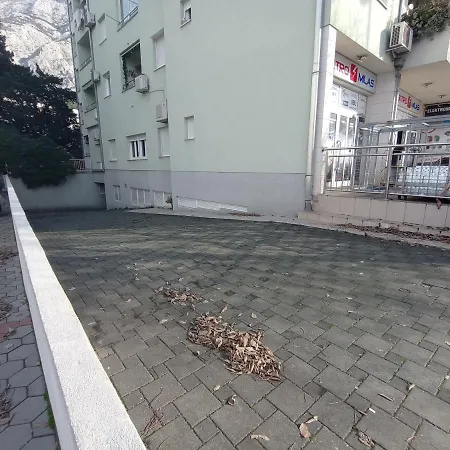 Апартаменты Adria With Underground Parking Макарска