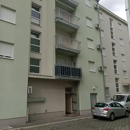 Adria With Underground Parking Апартаменты *