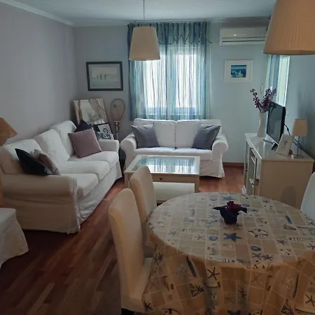 Adria With Underground Parking Апартаменты *